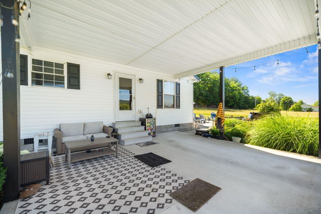 15 Rose Lane, Clay City, KY 40312