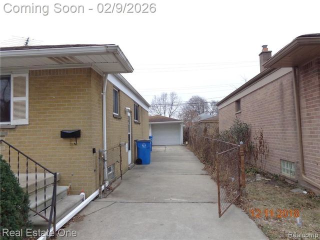 5312 SYRACUSE Street, Dearborn Heights, MI 48125