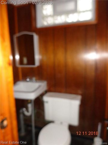 5312 SYRACUSE Street, Dearborn Heights, MI 48125