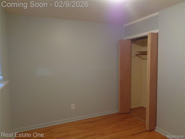 5312 SYRACUSE Street, Dearborn Heights, MI 48125