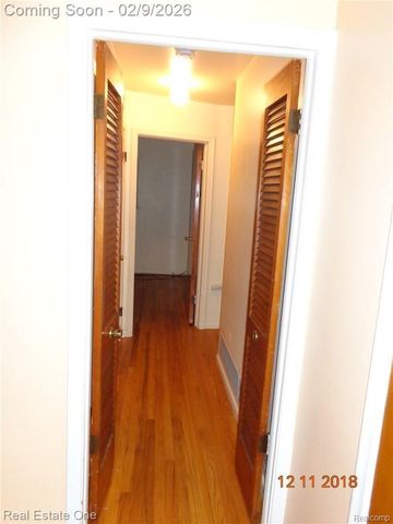 5312 SYRACUSE Street, Dearborn Heights, MI 48125