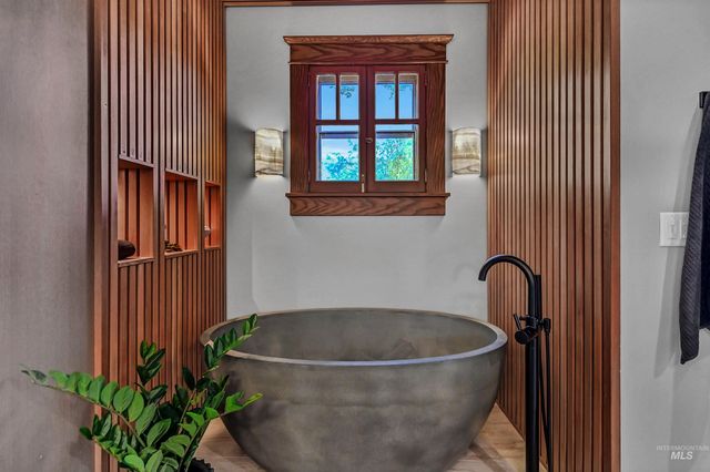 1019 N 9th St, Boise, ID 83702