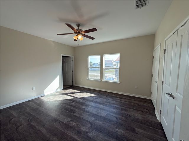 1326 S Live Oak St, Rockport, TX 78382