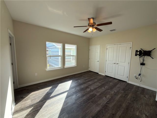 1326 S Live Oak St, Rockport, TX 78382