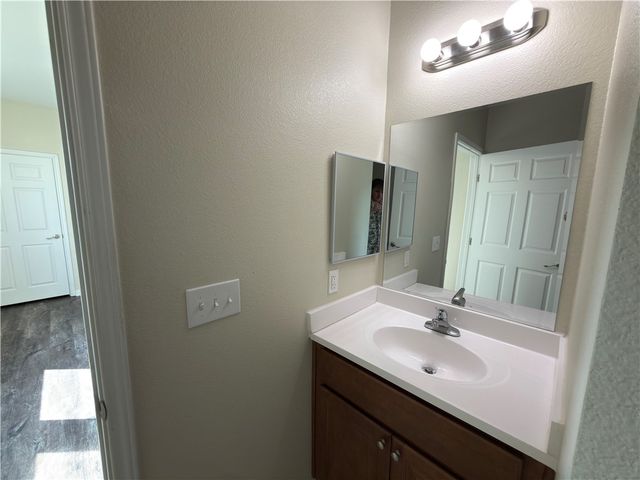 1326 S Live Oak St, Rockport, TX 78382