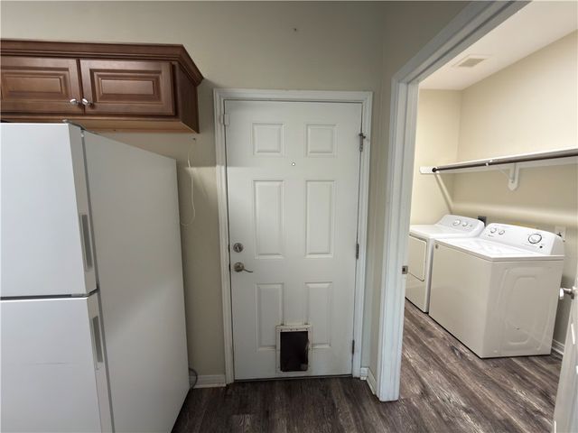 1326 S Live Oak St, Rockport, TX 78382