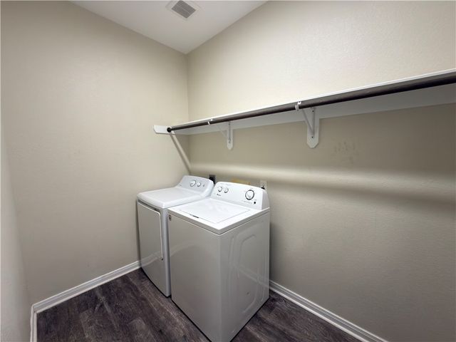 1326 S Live Oak St, Rockport, TX 78382