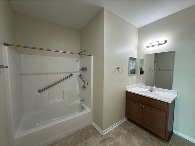 1326 S Live Oak St, Rockport, TX 78382