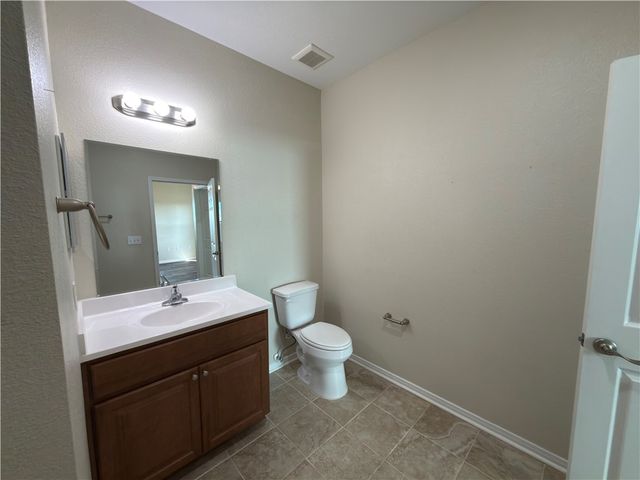 1326 S Live Oak St, Rockport, TX 78382