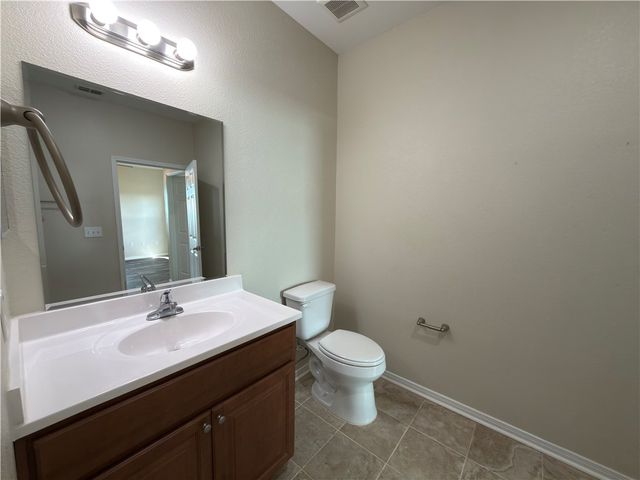 1326 S Live Oak St, Rockport, TX 78382