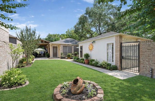 7415 San Simeon Drive, Houston, TX 77083