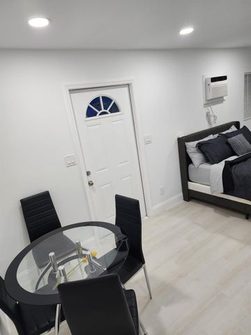 320 NW 4th Avenue 4, Deerfield Beach, FL 33441