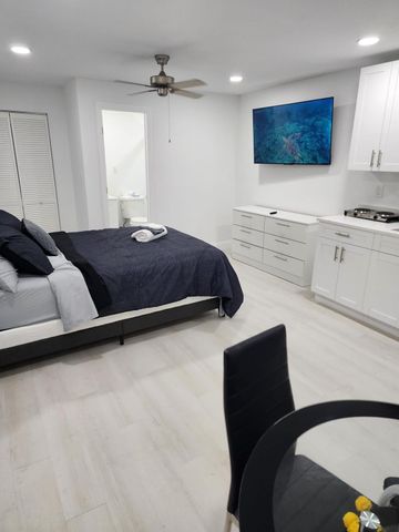 320 NW 4th Avenue 4, Deerfield Beach, FL 33441