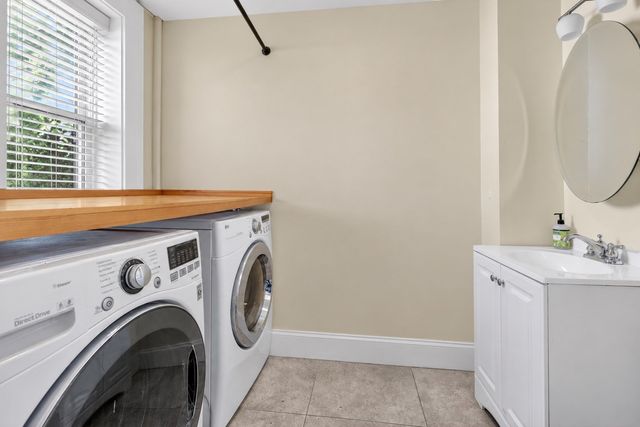 466 E 3rd St 2, Boston, MA 02127