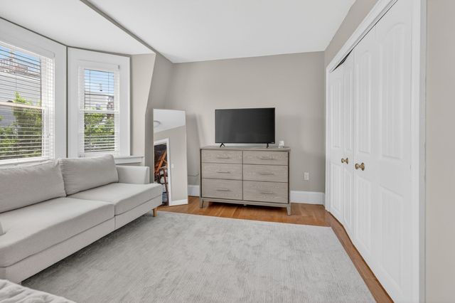 466 E 3rd St 2, Boston, MA 02127