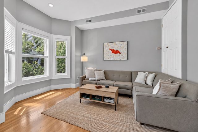 466 E 3rd St 2, Boston, MA 02127