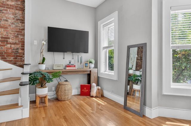 466 E 3rd St 2, Boston, MA 02127