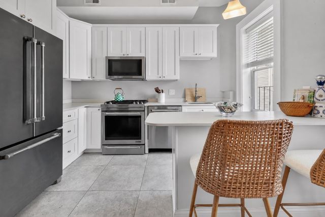 466 E 3rd St 2, Boston, MA 02127
