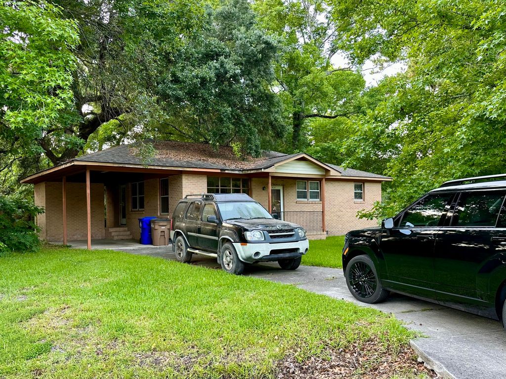 1814 S Mayflower Drive, Charleston, SC 29412