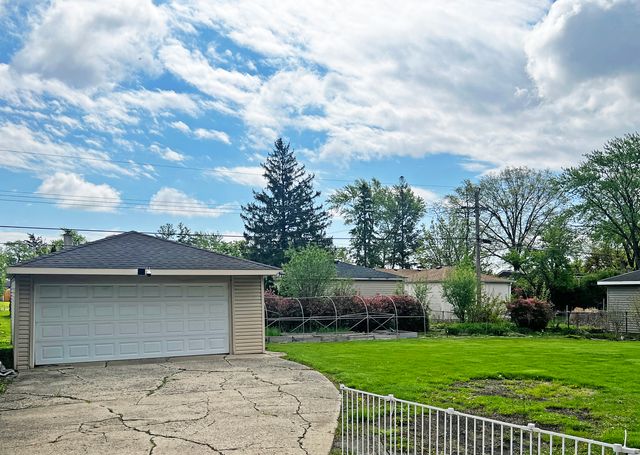 233 Crescent Drive, Glenview, IL 60025