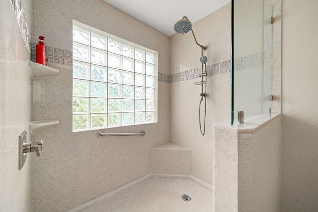 5 S Sandpiper Street, La Marque, TX 77568