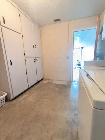 230 ELMWOOD AVENUE, Deland, FL 32724