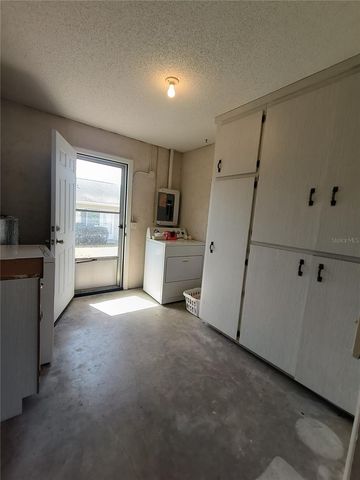 230 ELMWOOD AVENUE, Deland, FL 32724