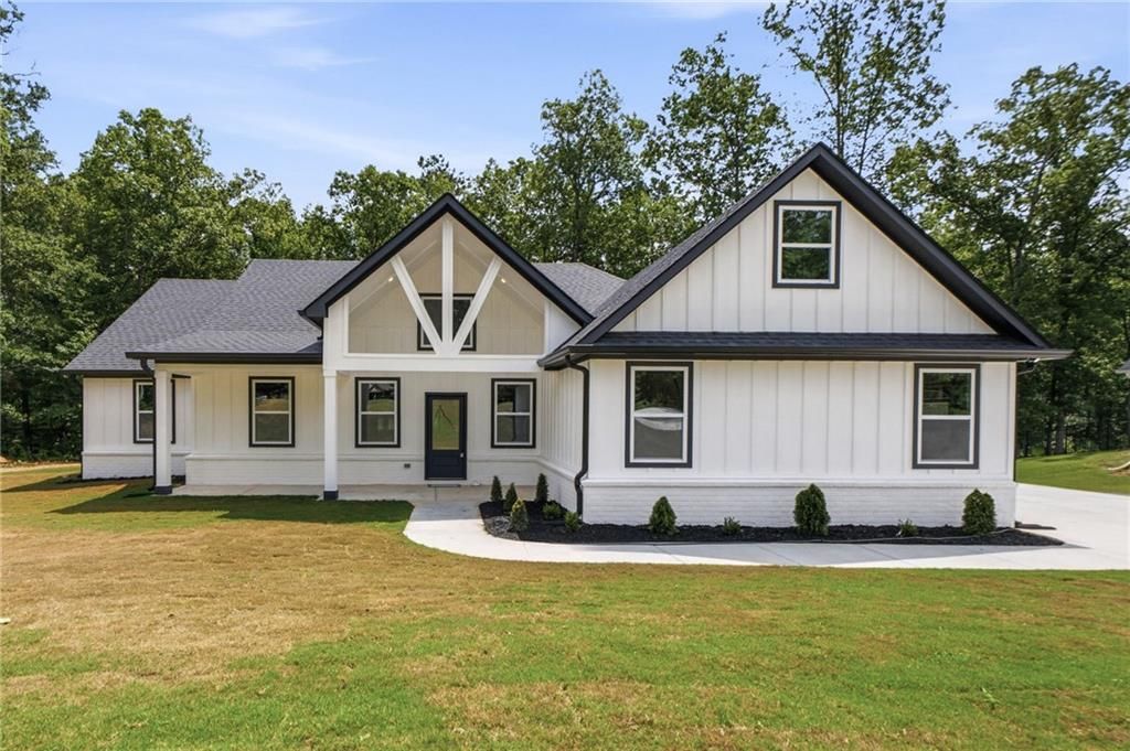 1020 Oakridge Drive, Griffin, GA 30223
