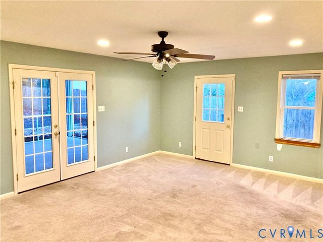 437 Queensway Rd, Chesterfield, VA 23236