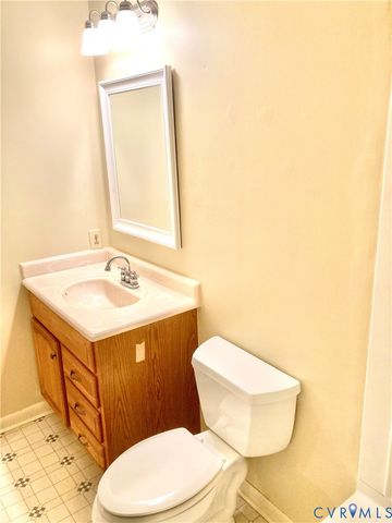 437 Queensway Rd, Chesterfield, VA 23236