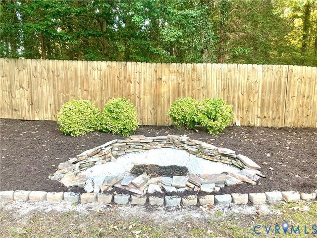 437 Queensway Rd, Chesterfield, VA 23236