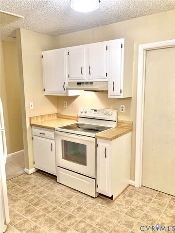 437 Queensway Rd, Chesterfield, VA 23236