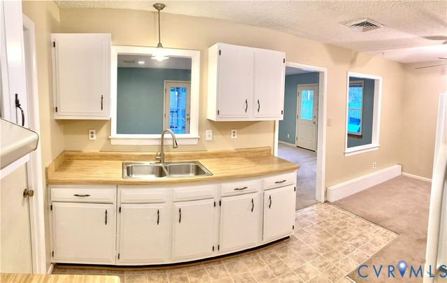 437 Queensway Rd, Chesterfield, VA 23236