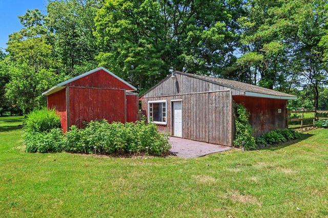 18988 32nd Street, Gobles, MI 49055