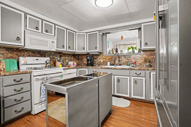 18988 32nd Street, Gobles, MI 49055