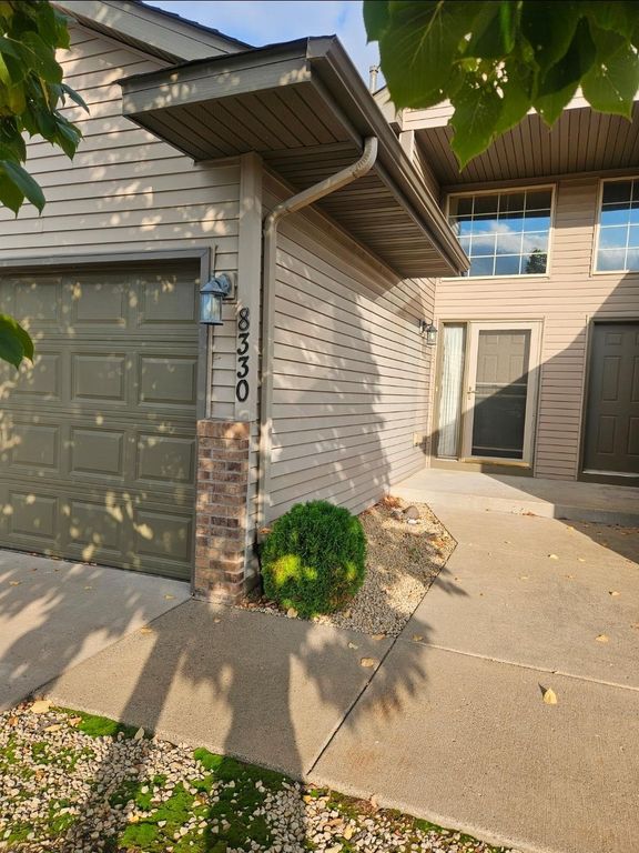 8330 Parkview Avenue NE, Elk River, MN 55330 — exterior