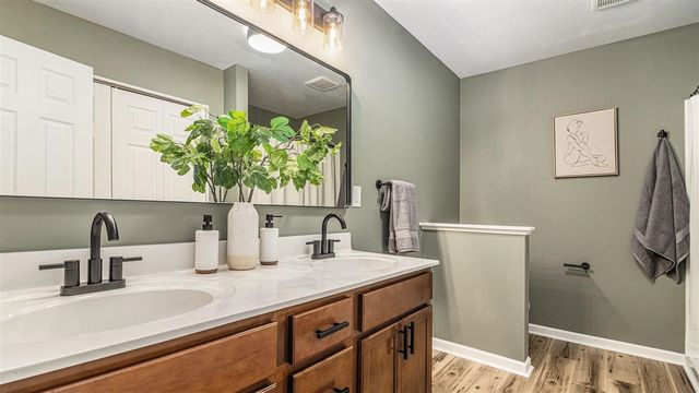 3439 Hidden Cove Lane, Hudsonville, MI 49426