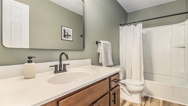 3439 Hidden Cove Lane, Hudsonville, MI 49426