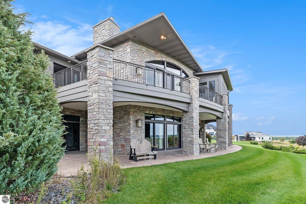 Image 3 of property listing at 4173 Dornoch Court, Williamsburg, MI 49690