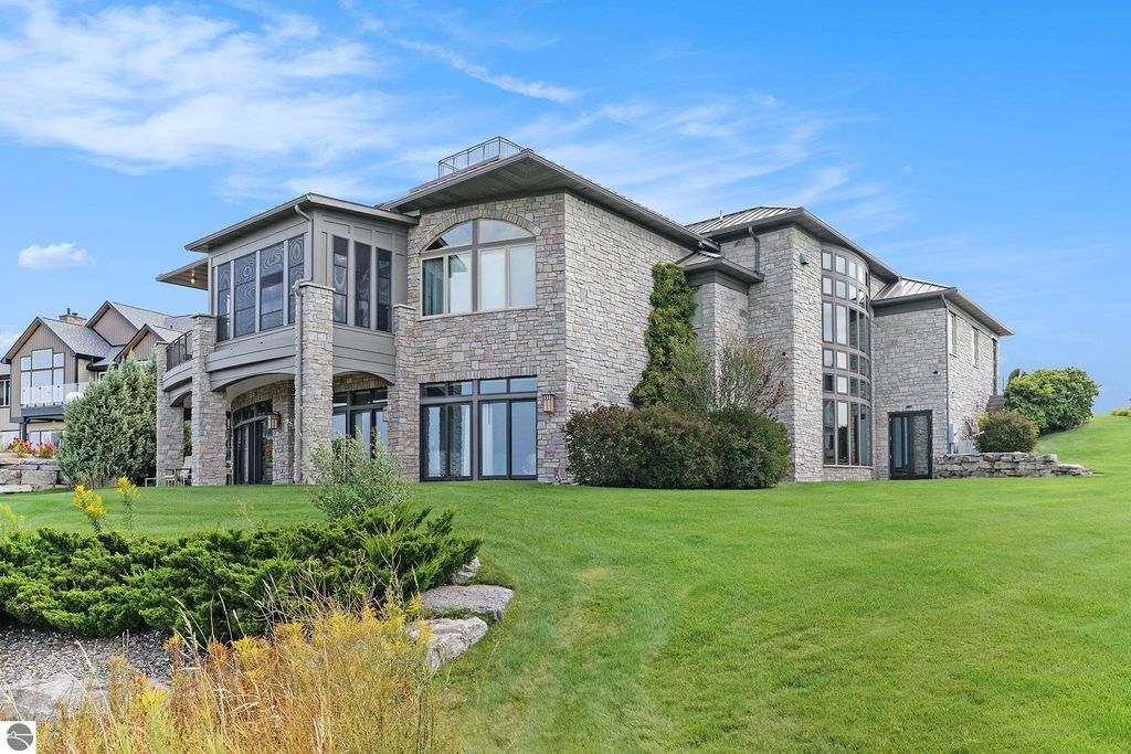 Image 4 of property listing at 4173 Dornoch Court, Williamsburg, MI 49690