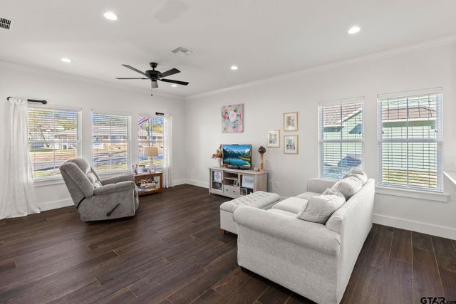 222 E Middle Street, Sulphur Springs, TX 75482