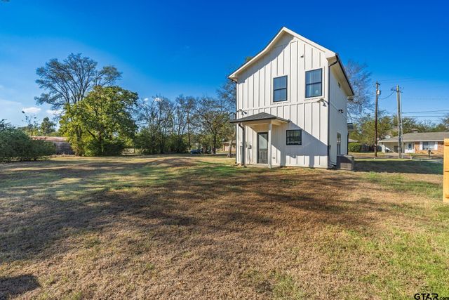 222 E Middle Street, Sulphur Springs, TX 75482