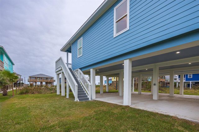 3261 Pirates Cove, Crystal Beach, TX 77650