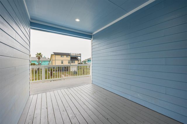 3261 Pirates Cove, Crystal Beach, TX 77650