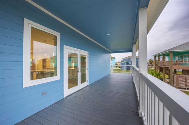 3261 Pirates Cove, Crystal Beach, TX 77650