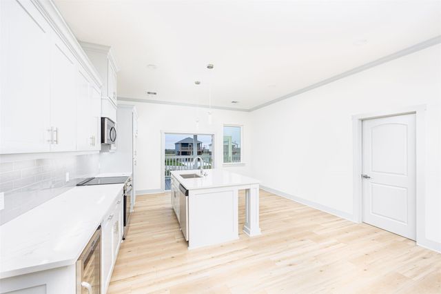 3261 Pirates Cove, Crystal Beach, TX 77650