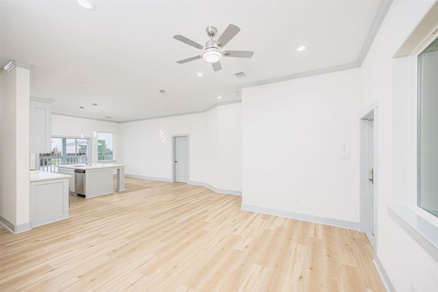 3261 Pirates Cove, Crystal Beach, TX 77650