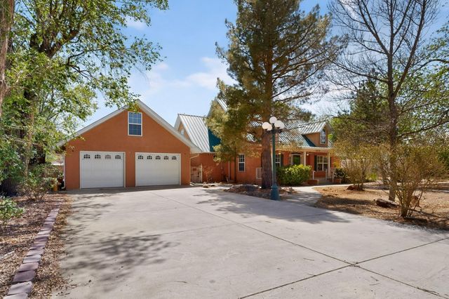 1512 Los Arboles Avenue NW, Albuquerque, NM 87107