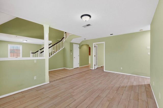 1512 Los Arboles Avenue NW, Albuquerque, NM 87107