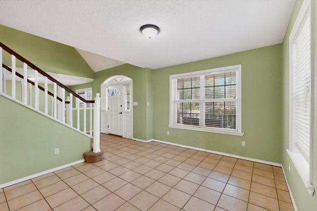 1512 Los Arboles Avenue NW, Albuquerque, NM 87107
